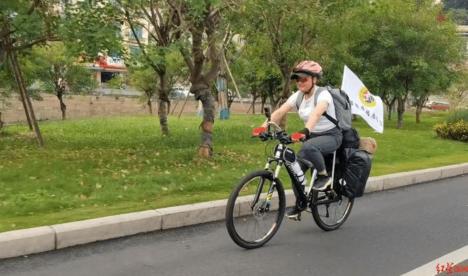ข่าวมวย หญิงจีนน่องเหล็ก ปั่นจักรยาน 3,500 กิโลเมตร เพื่อมาหา บัวขาว